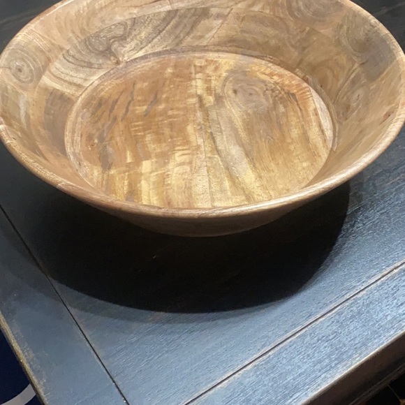 NWOT large wooden shallow bowl - Picture 2 of 4